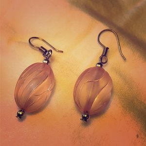 💕💕 Pale rose twisted droplet earring